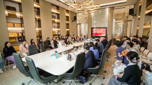 跨邦互换启新篇，共探产学研新蹊径